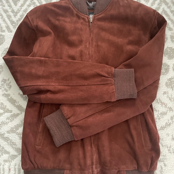 Brown 100% leather bomber jacket. Like New. Size XS - Picture 3 of 6